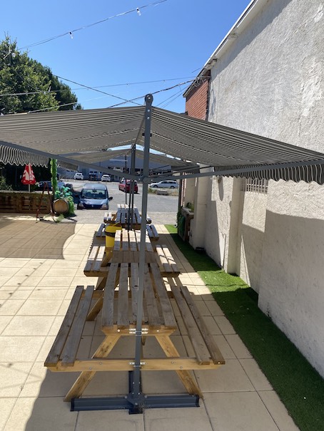 Venez vous restaurer à l'ombre des bancs sur Gaillac !